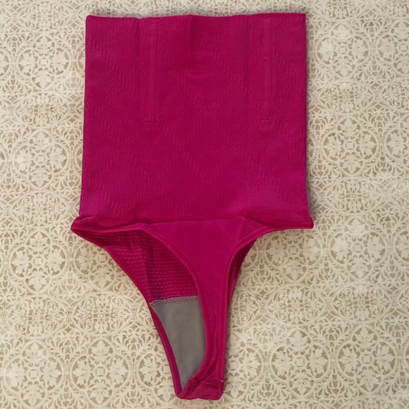 Shape Wear - Picture 6 of 7